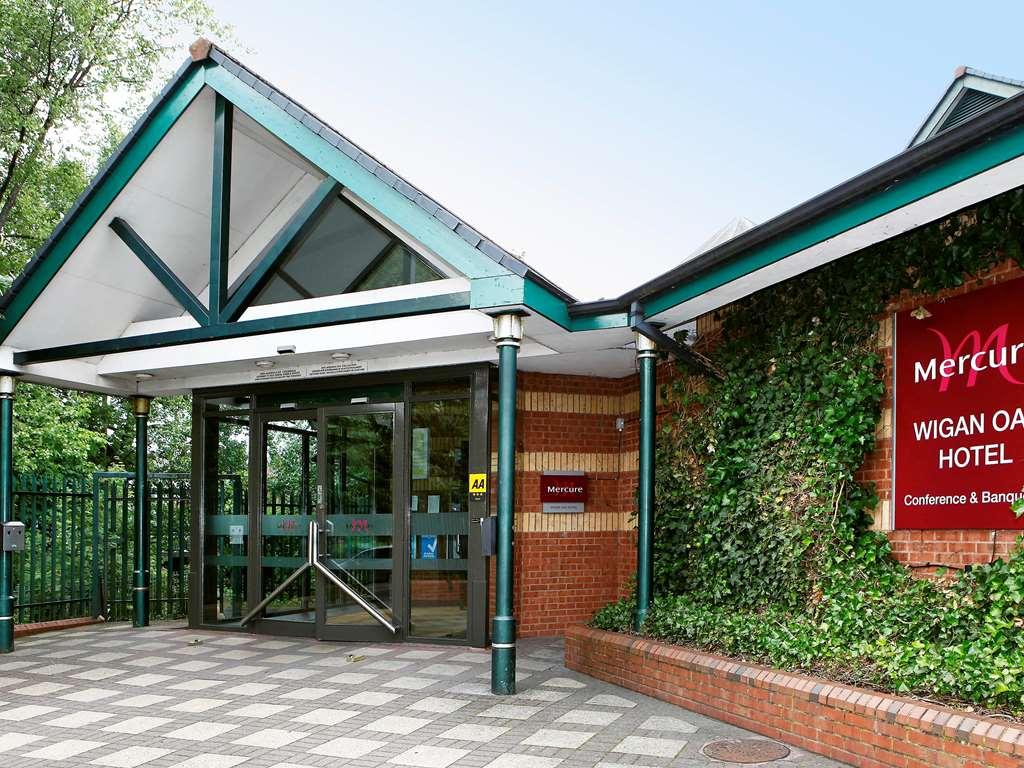 Mercure Wigan Oak Hotel Extérieur photo