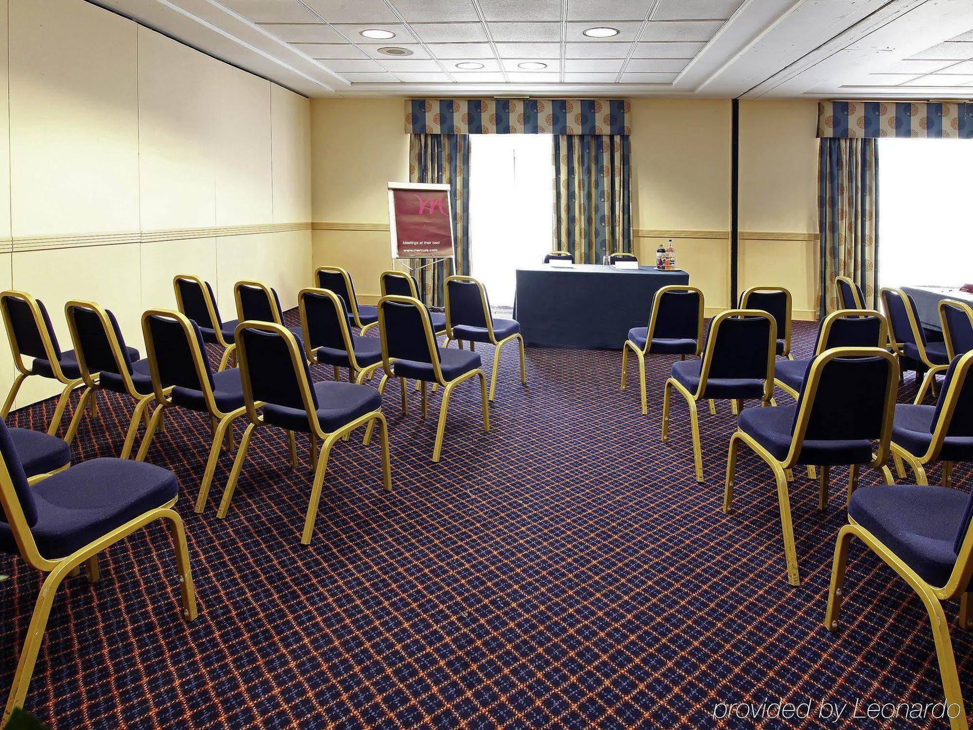 Mercure Wigan Oak Hotel Extérieur photo