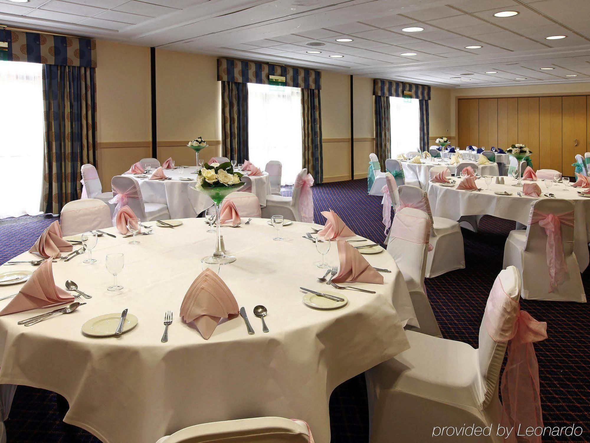 Mercure Wigan Oak Hotel Extérieur photo