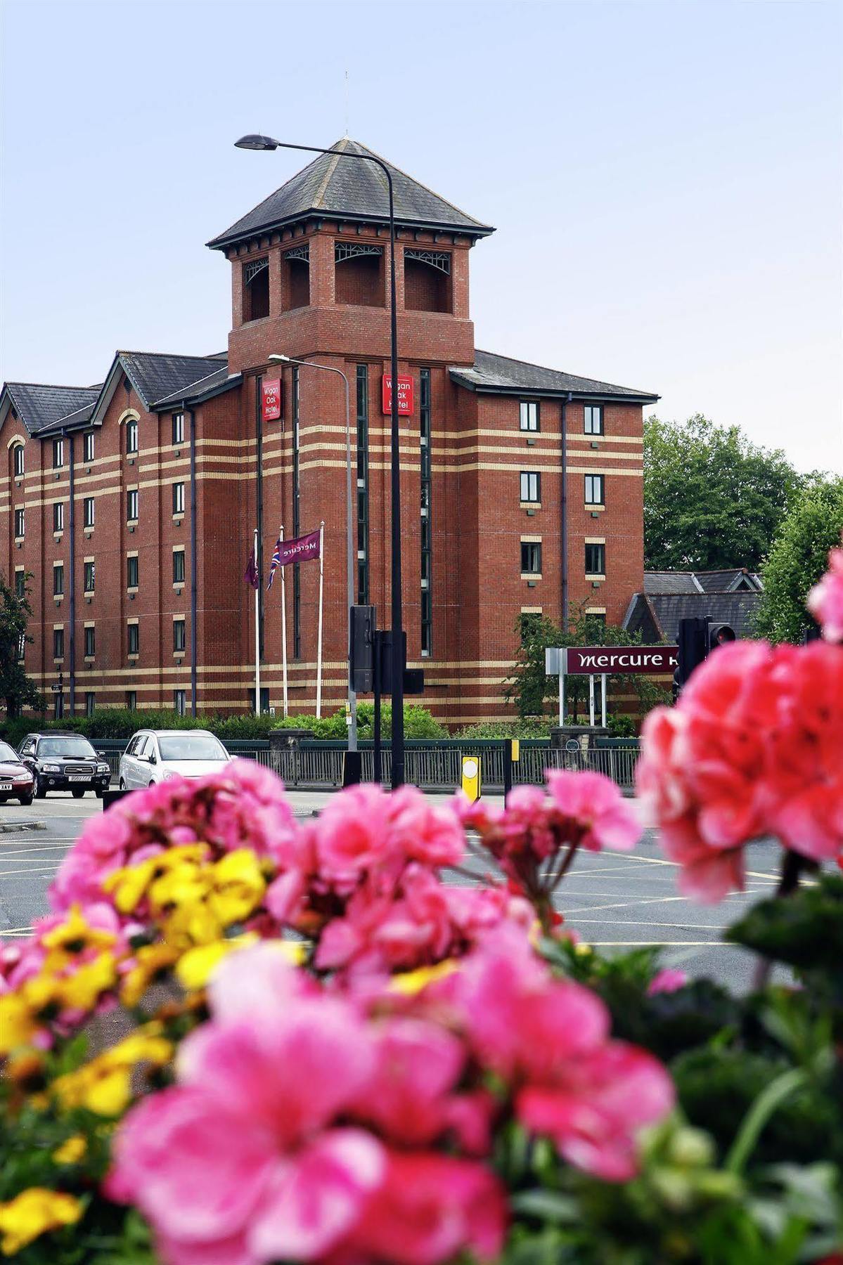 Mercure Wigan Oak Hotel Extérieur photo