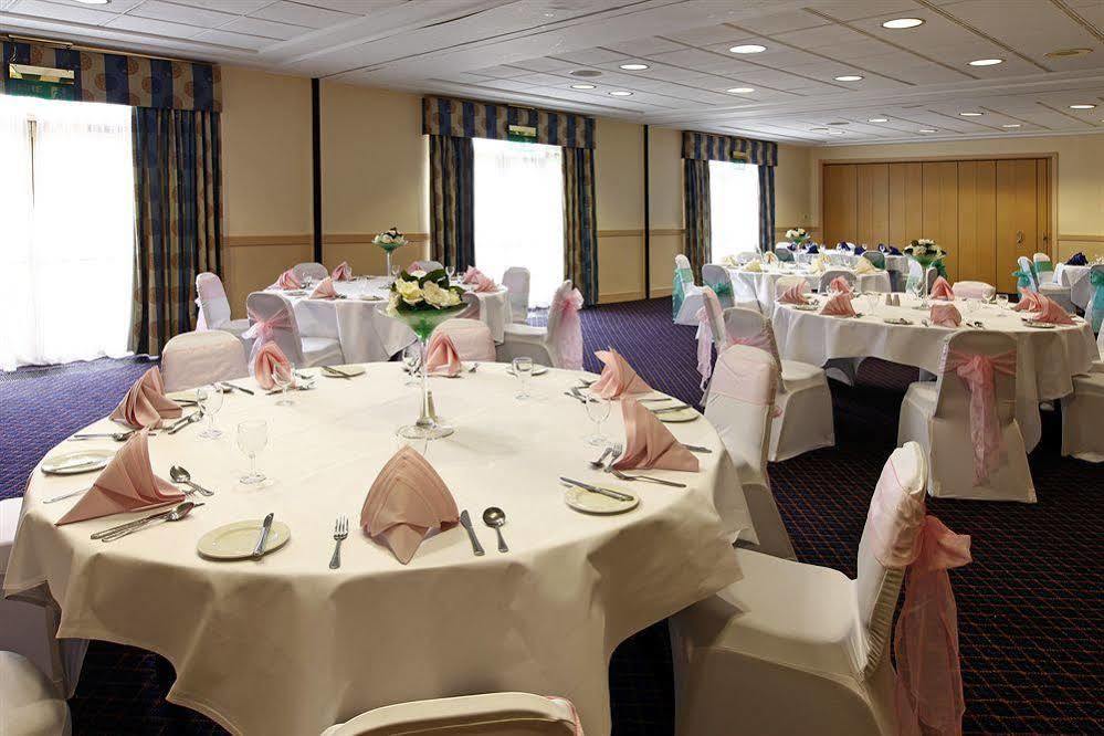 Mercure Wigan Oak Hotel Extérieur photo