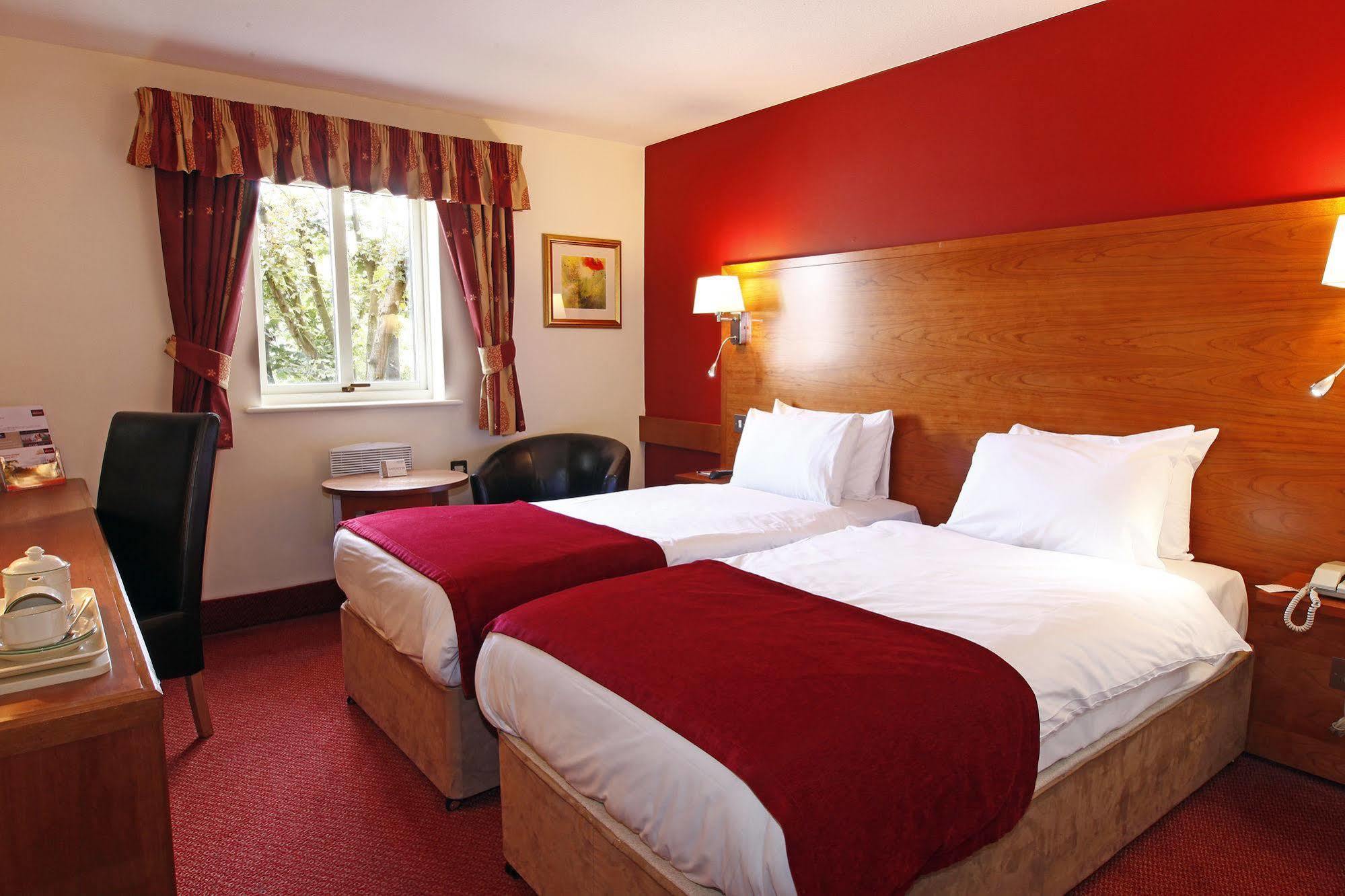 Mercure Wigan Oak Hotel Extérieur photo