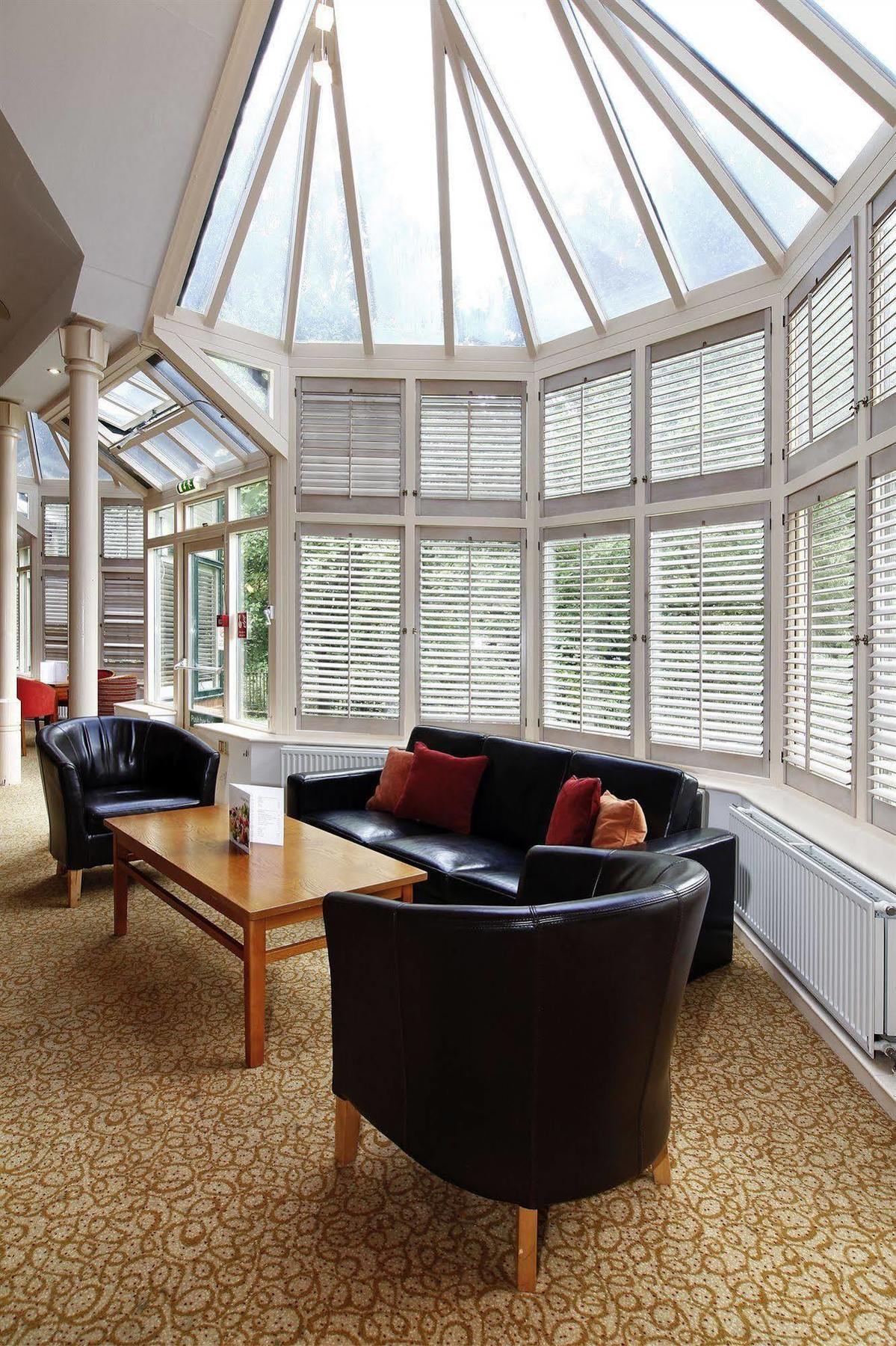Mercure Wigan Oak Hotel Extérieur photo