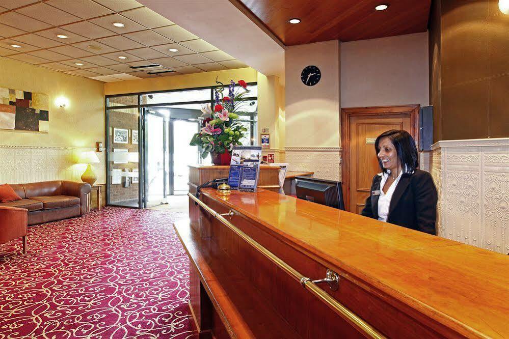 Mercure Wigan Oak Hotel Extérieur photo